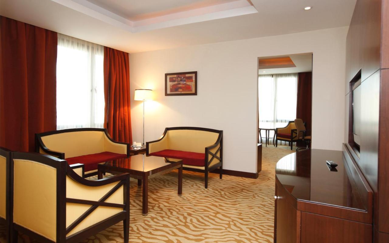 Holiday Inn Olaya By Ihg Riadh Exterior foto