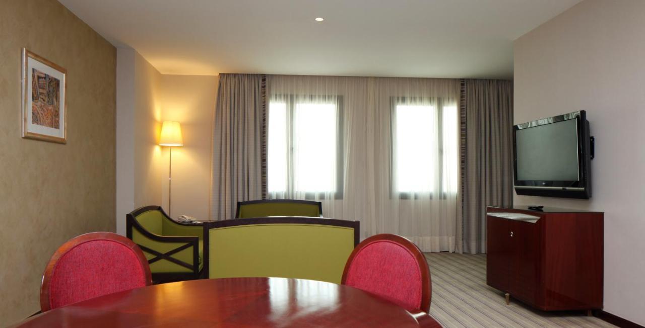 Holiday Inn Olaya By Ihg Riadh Exterior foto