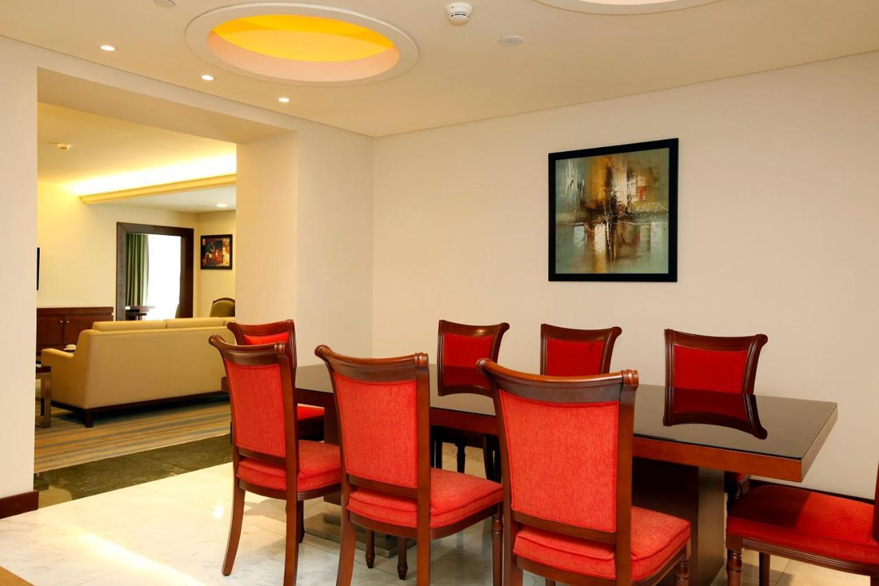 Holiday Inn Olaya By Ihg Riadh Exterior foto